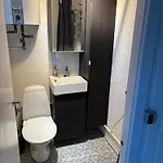 Nyaraló I Naerheden Af Og Skov